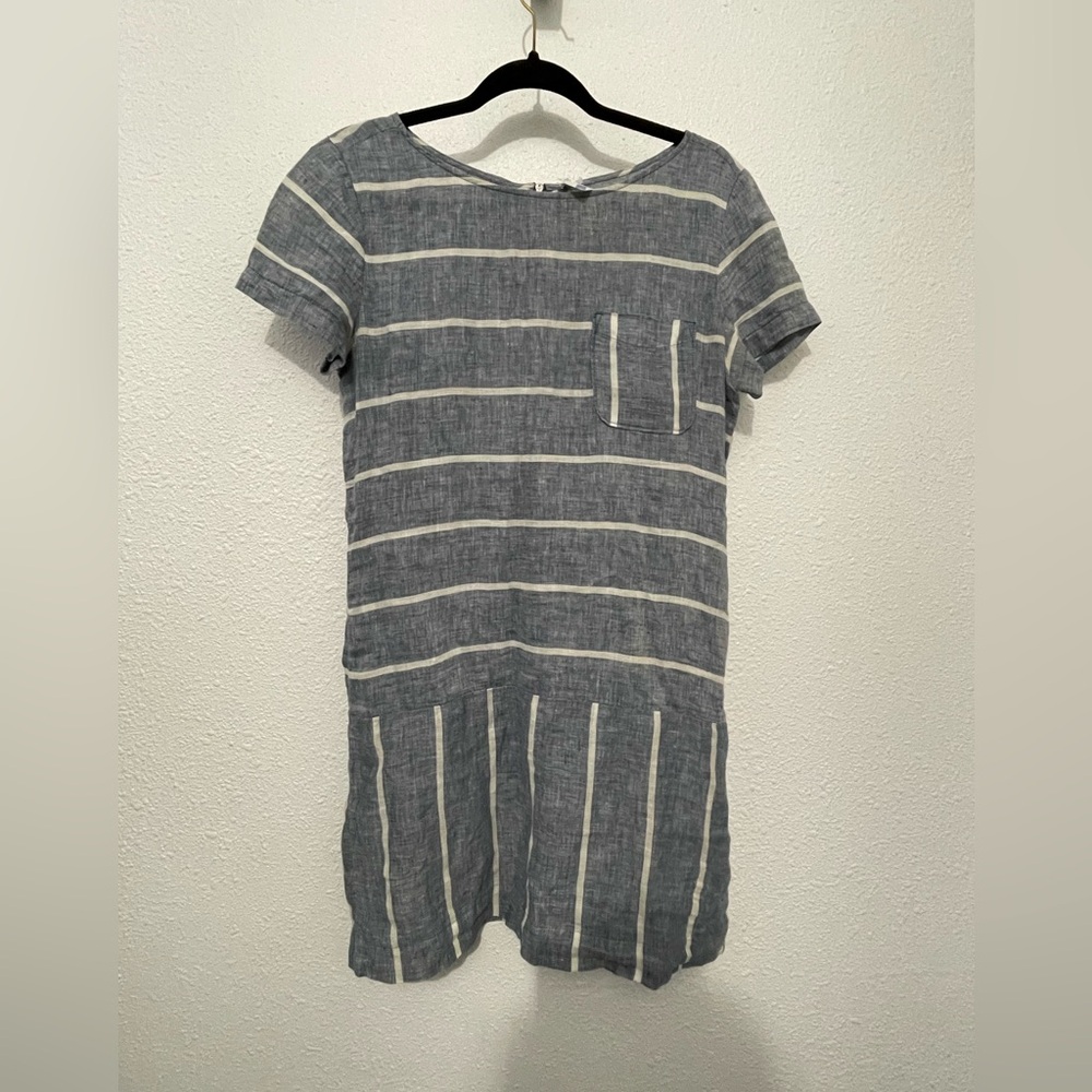 Lou and grey 100% Linen Light Blue short sleeve short dress size small